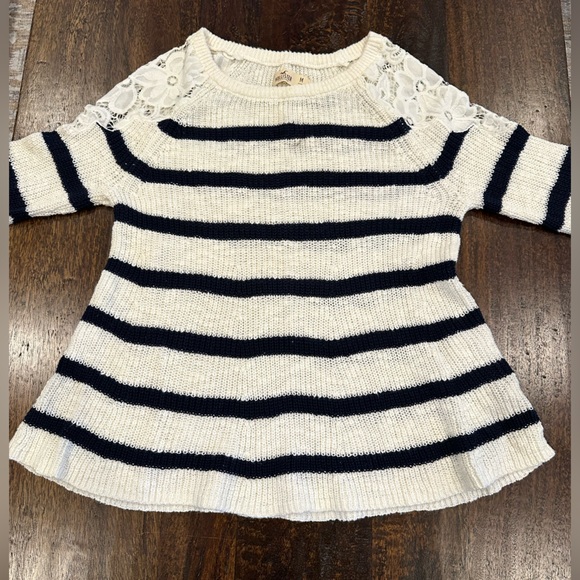 Hollister Navy and Cream stripe sweater with lace shoulder detail - Picture 4 of 5